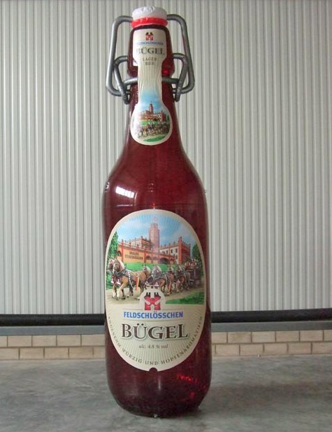 Aufblasbare Bierflasche Feldschlösschen